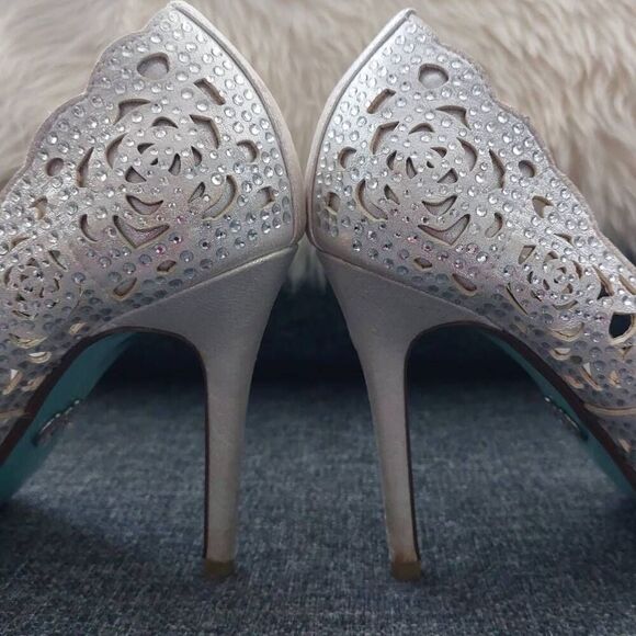 Blue by Betsey Johnson  Elsa Heels Wedding Bridal Formal size 8.5 - Picture 9 of 15